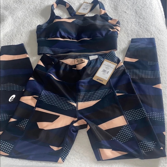 Asics Other - ASICS breeze print training set